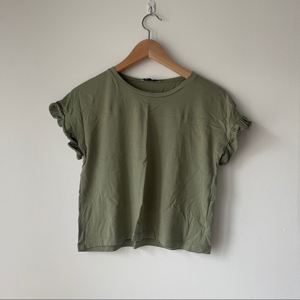 ✨Zara Olive Green Frill Cropped Top✨